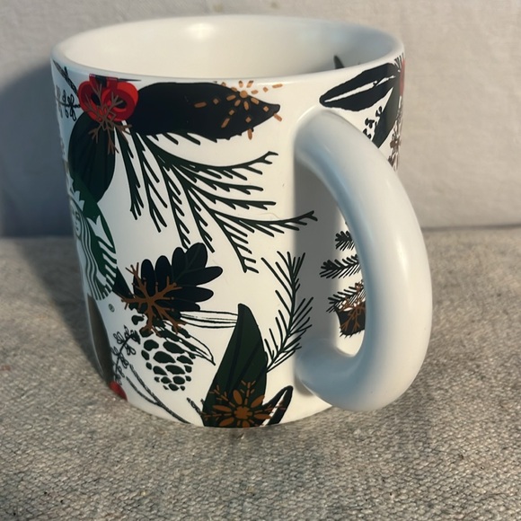 Starbucks Pinecone and Holly Mug,Stunning and Collectible From 2021. 12 ounces - Picture 3 of 9
